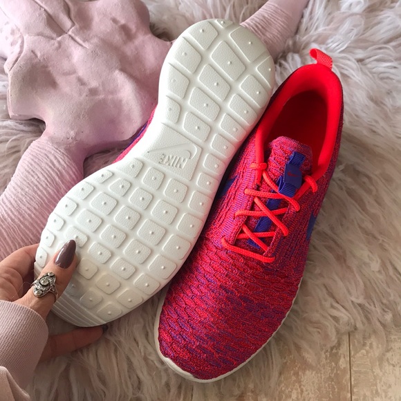 NWT Nike Roshe One Flyknit - Picture 6 of 8